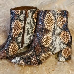 Faux Snakeskin Ankle Boots By CHINESE LAUNDRY Size 8.5